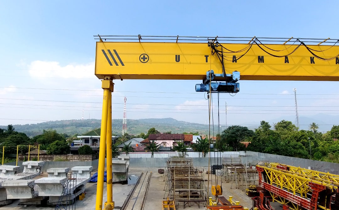 PT. Adhi Karya Hoist Crane by Indotara